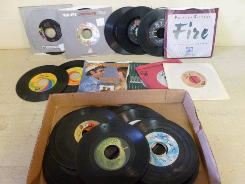 lot 154 image: Collectible 45s Records