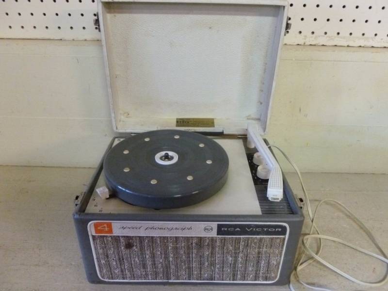 lot 155 image: Vintage Phonograph