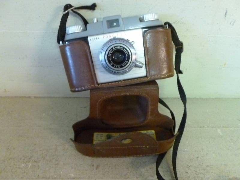 lot 180 image: Vintage Camera