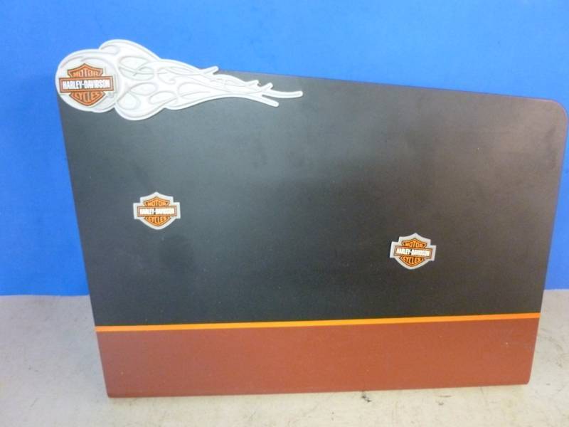 lot 200 image: Harley Davidson Item