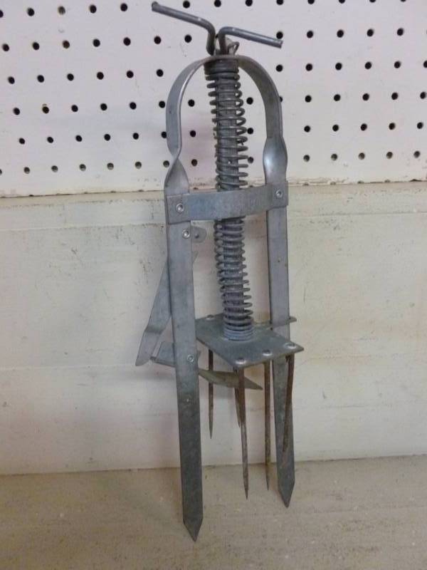 lot 202 image: Trap