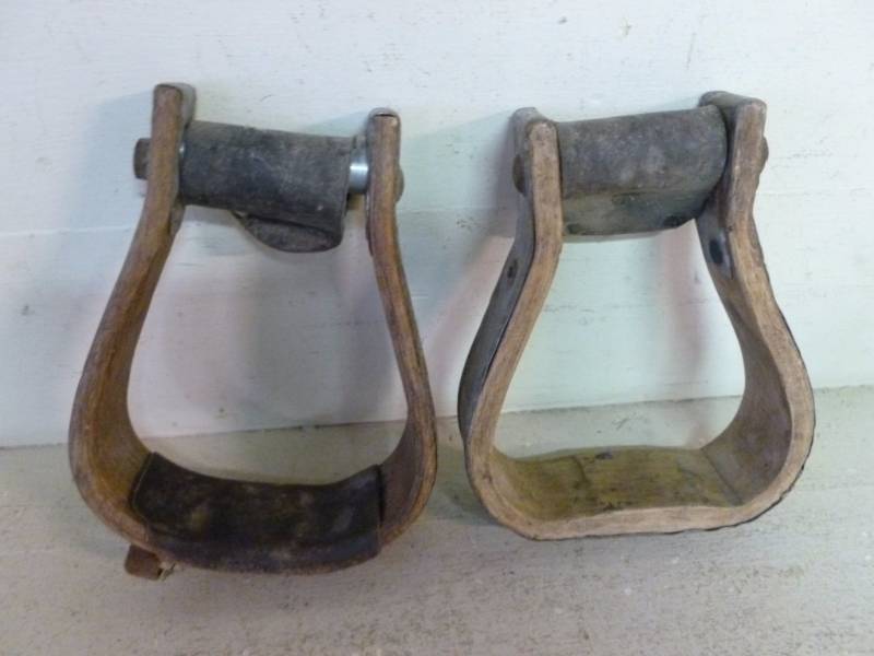 lot 206 image: Saddle Stirrups