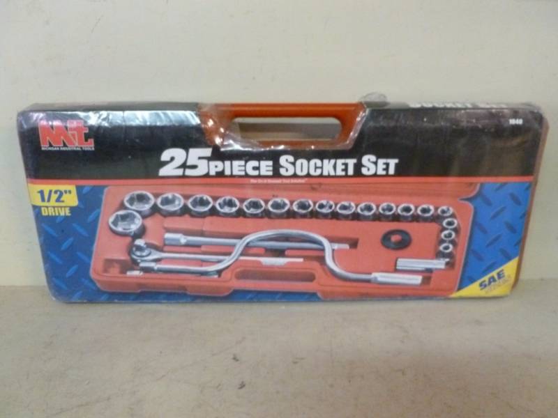 lot 250 image: Tool Set