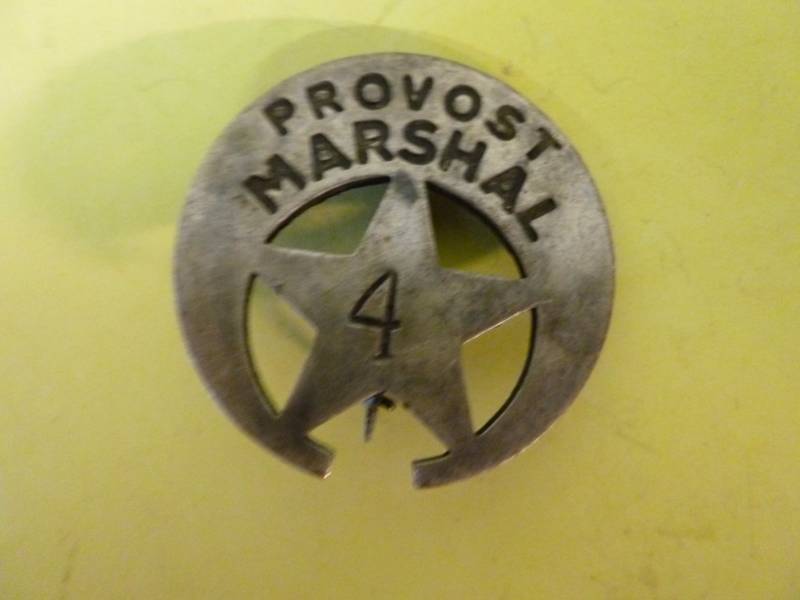 lot 259 image: Vintage Badge