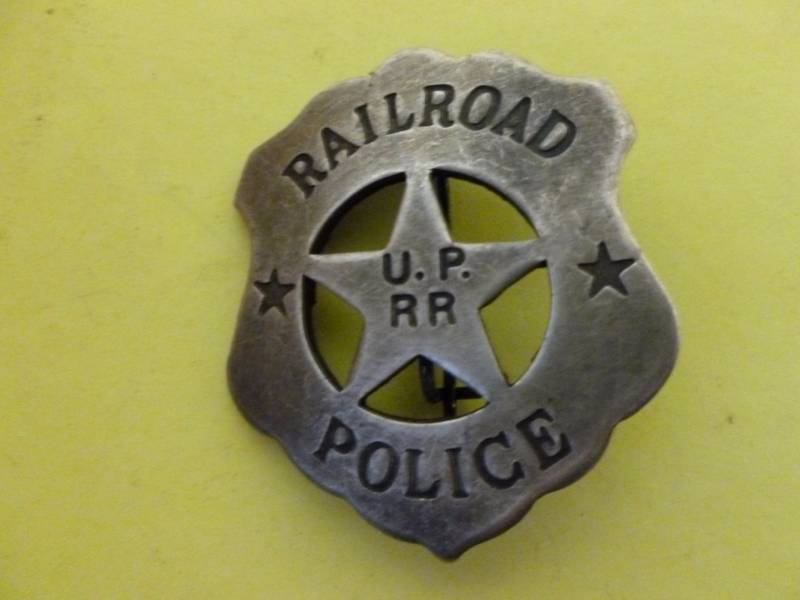 lot 260 image: Badge