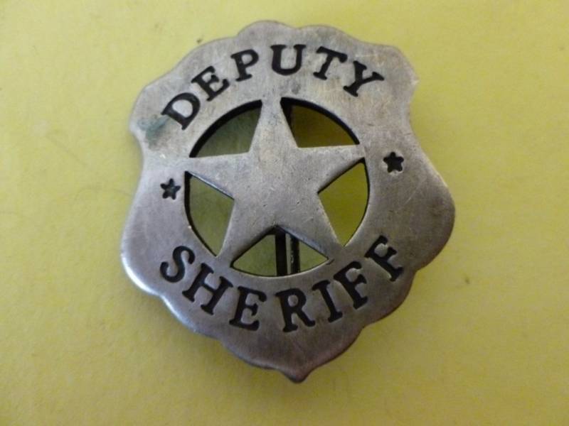 lot 262 image: Badge