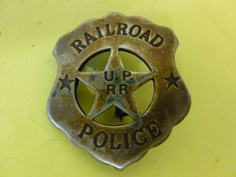 lot 265 image: Badge