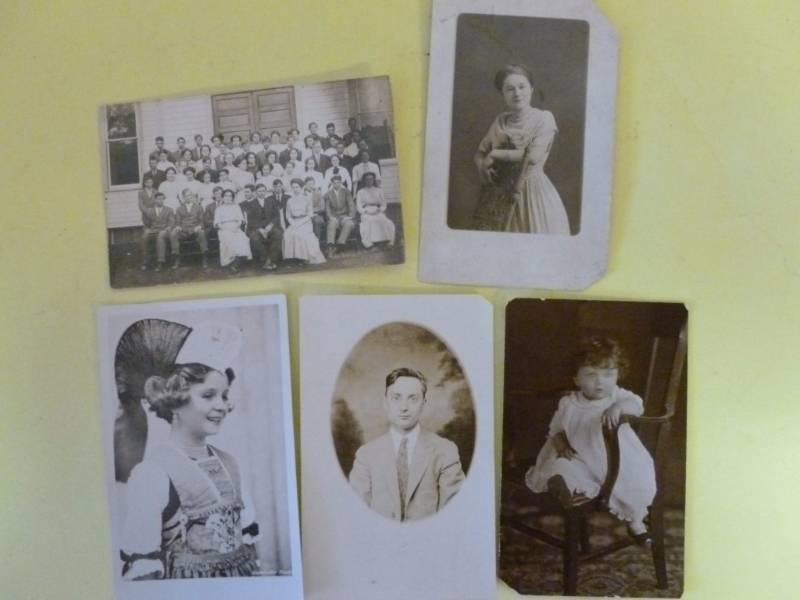 lot 278 image: Antique Pictures