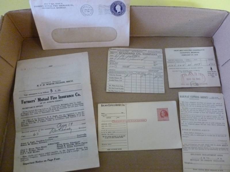 lot 281 image: Vintage Paper Items