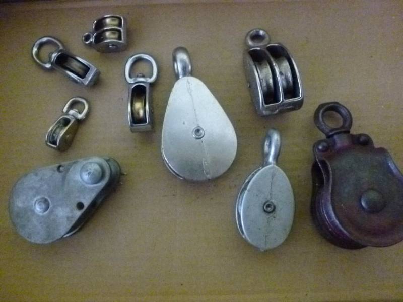 lot 287 image: Pulleys