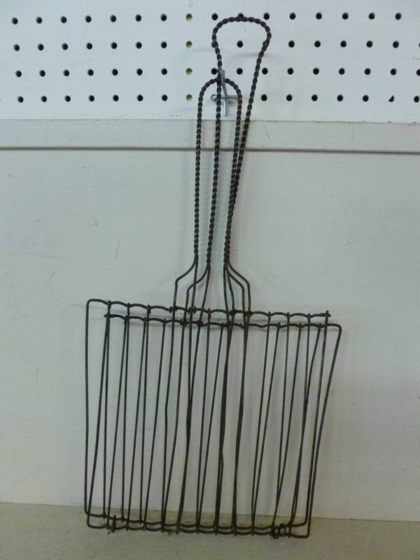 lot 293 image: Vintage Campfire Rack