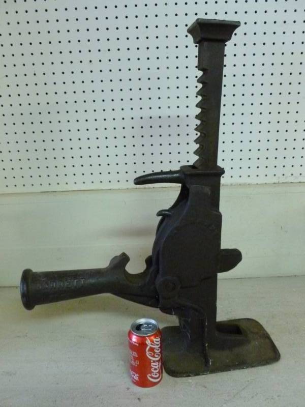 lot 318 image: Antique Railroad Jack