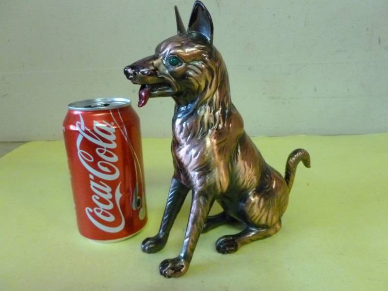 lot 363 image: Dog Lighter