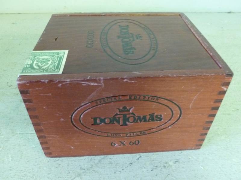 lot 366 image: Vintage Cigar Box