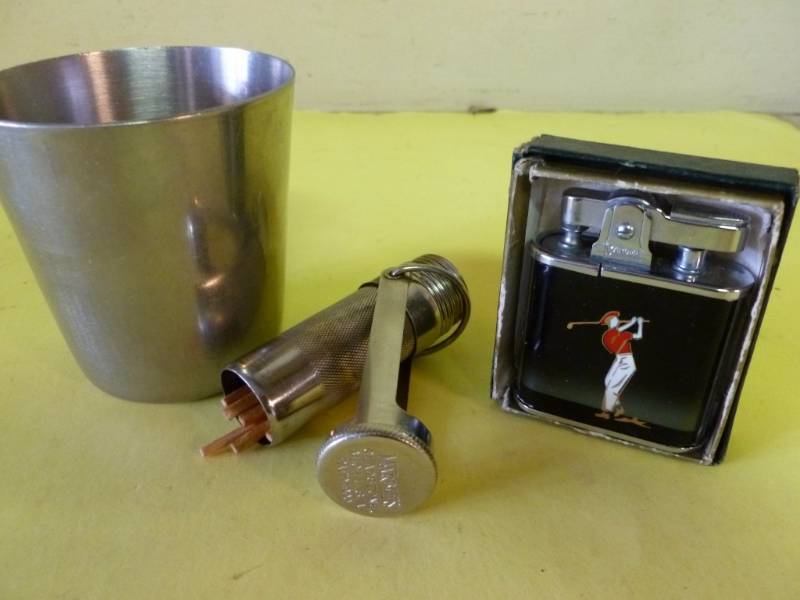 lot 379 image: Vintage Sarome Lighter