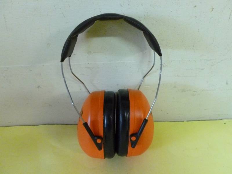 lot 382 image: Safety Ear Muffs