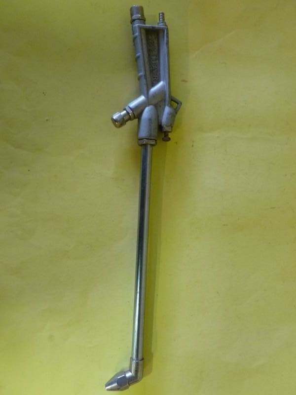 lot 384 image: Tool