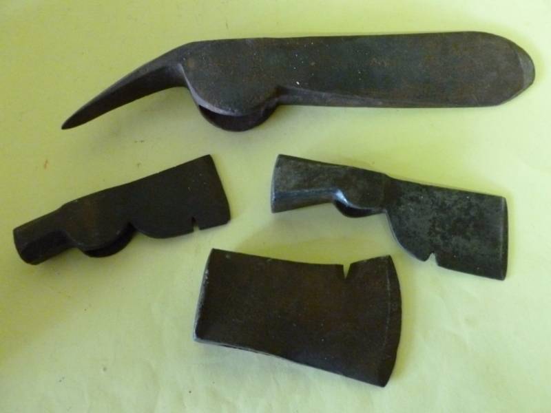 lot 386 image: Vintage Ax Heads