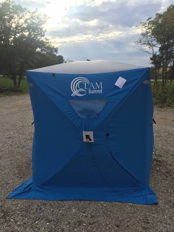 lot 20 image: PORTABLE FISH HOUSE POP UP
