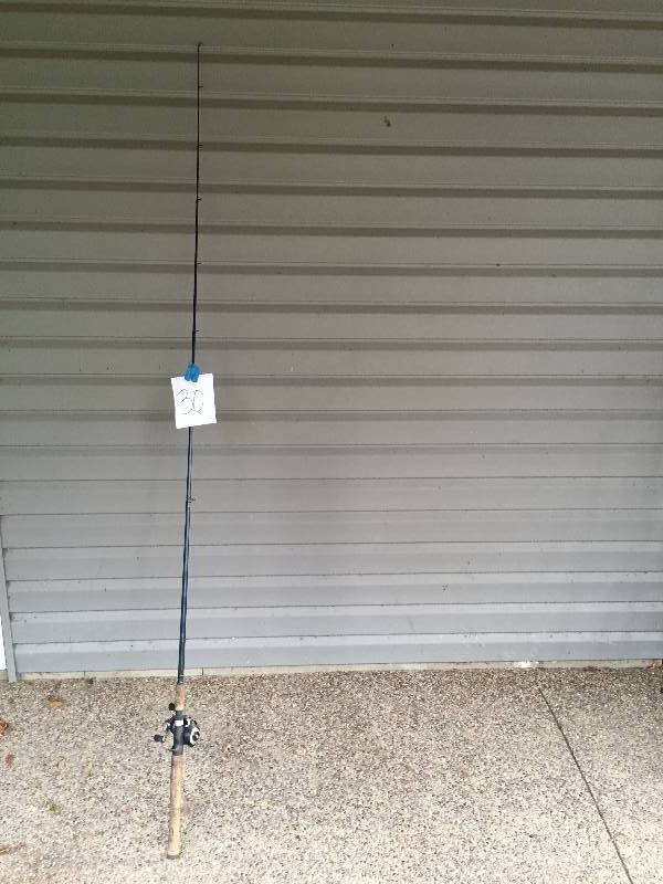 lot 30 image: ST. CROIX ROD AND BAIT CASTER REEL