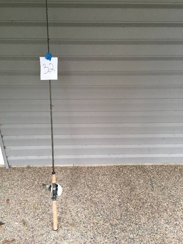 lot 32 image: ST. CROIX ROD AND BAIT CASTER REEL