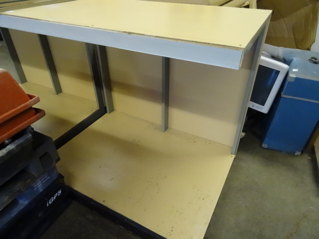 Shelf Unit