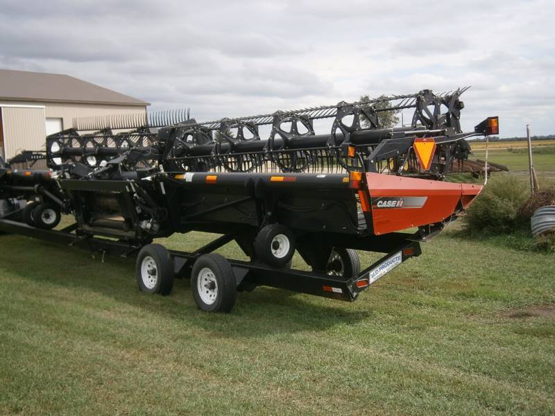 lot 3 image: Case IH 2062 36 Draper Header