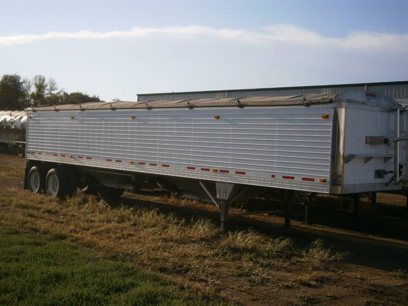 lot 7 image: 2014 Timpte Grain Trailer