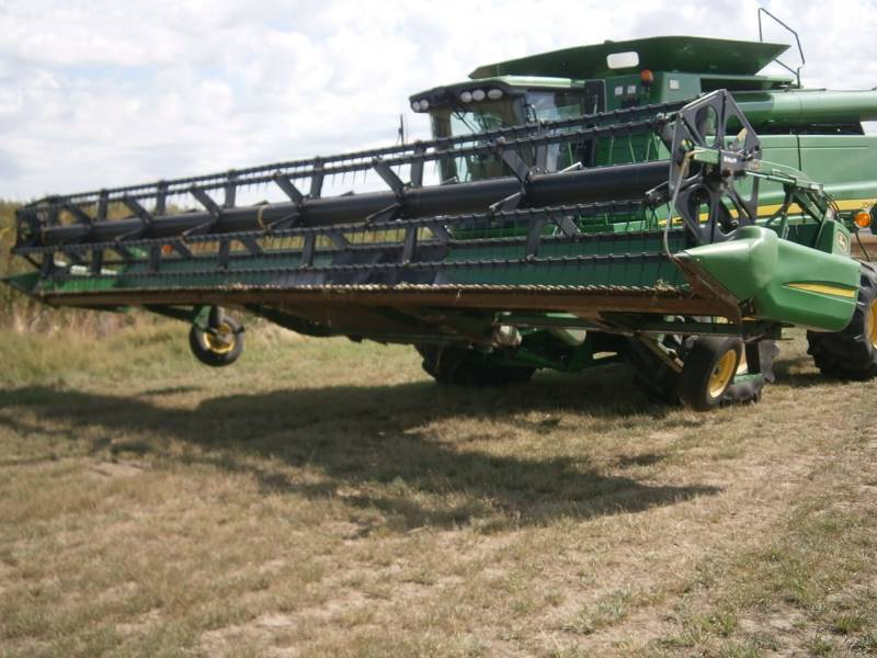 lot 13 image: 36 JD 936D Draper Header