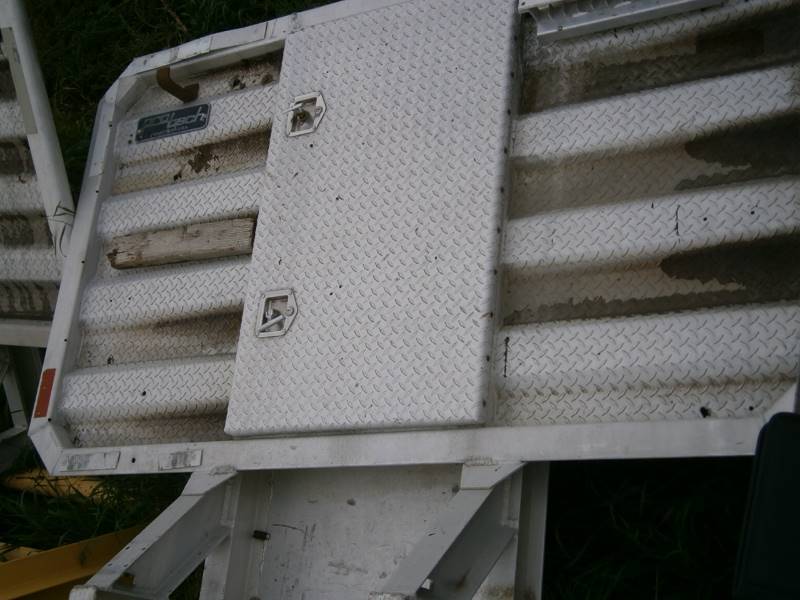 lot 31 image: Alum Headache Rack for Semi wChain Compartment