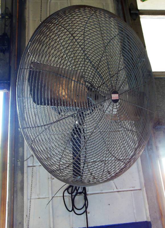 lot 41 image: Dayton Industrial Duty Air Circulator - 32 Articulating Fan with Bracket