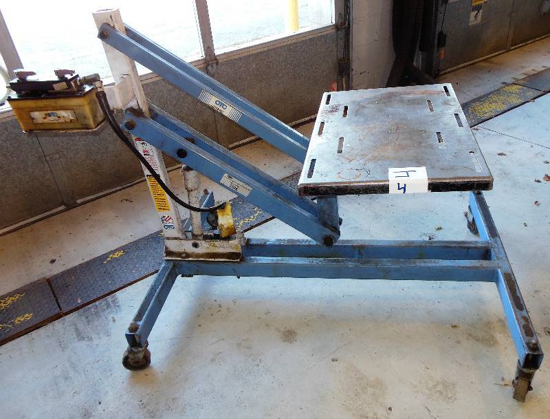 lot 4 image: OTC Pneumatic Table Lift