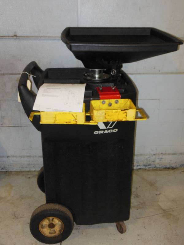 lot 12 image: Graco 25 Gallon Used Oil Receiver
