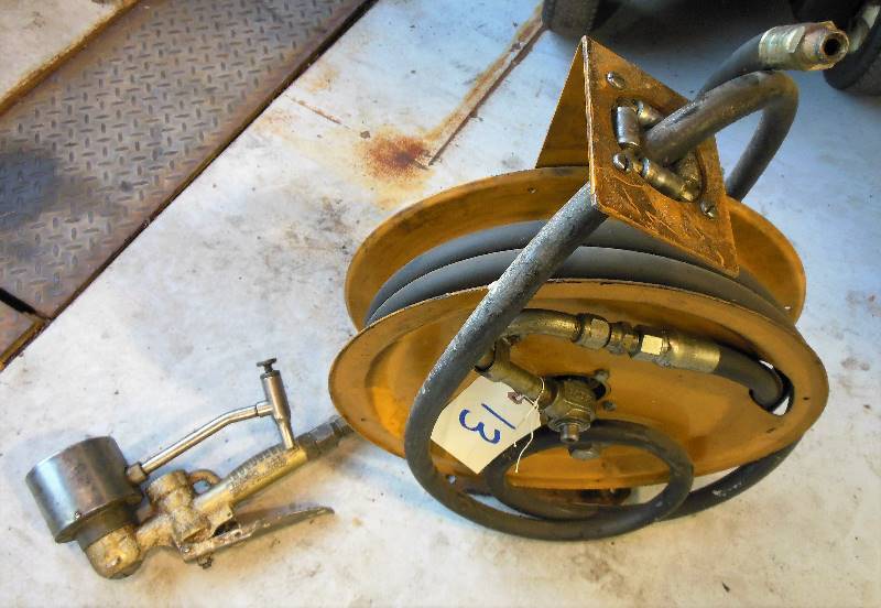 lot 13 image: Updated info and photo Graco Oil Reel