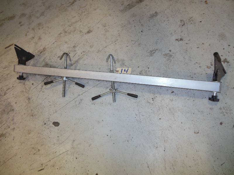 lot 14 image: Adjustable Engine Hanger