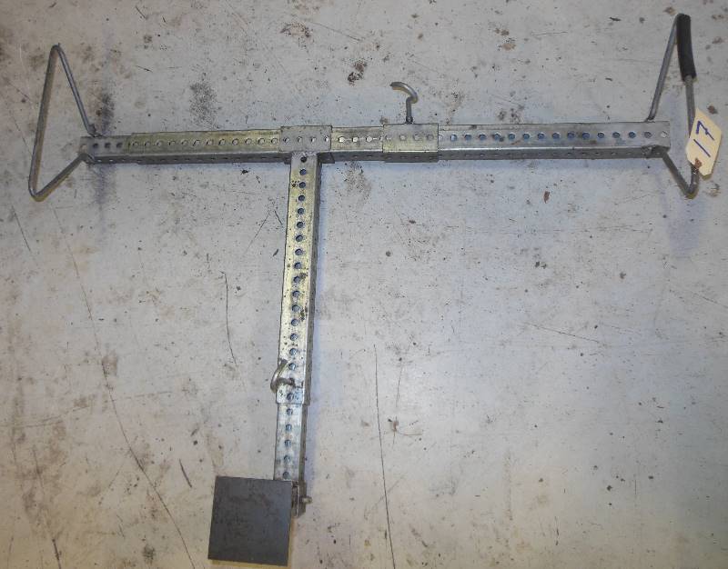 lot 17 image: Adjustable Engine Hanger