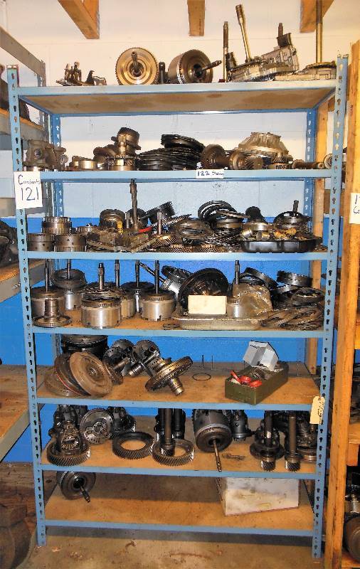 lot 121 image: Miscellaneous Chrysler Transmission Parts
