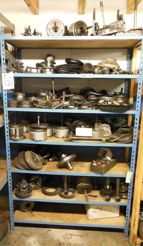 lot 122 image: Shelving Unit - NO CONTENTS