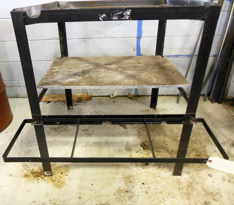 lot 126 image: Oil Tote Stand