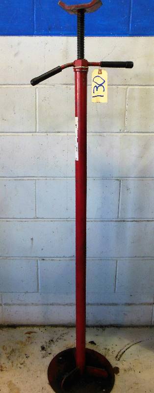 lot 130 image: Screw Jack