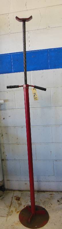 lot 131 image: Screw Jack