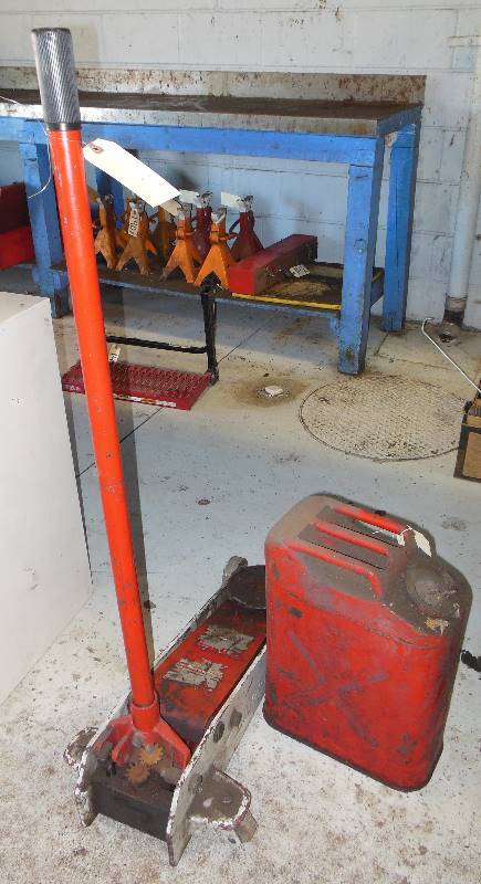 lot 148 image: Floor Jack (Believed to be 2 Ton) and Metal Gas Can