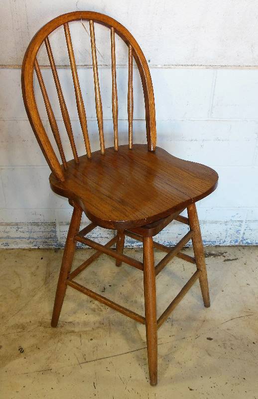 lot 152 image: Solid Wood Swivel Bar Stool