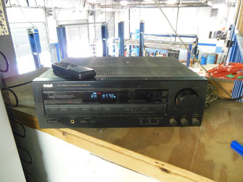 lot 62 image: RCA STA-3850 AMFM Stereo Receiver  Tuner with 5 RCA 40-5000 Speakers