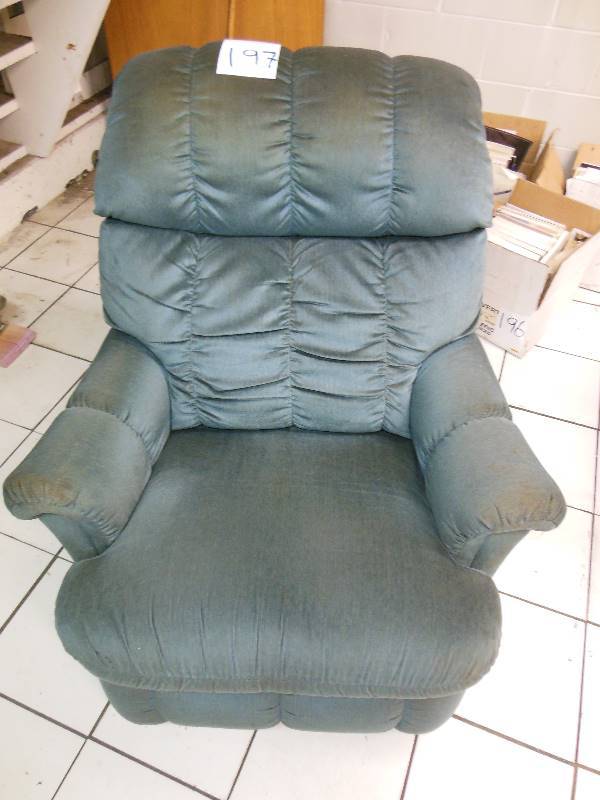 lot 197 image: Blue LA-Z-BOY Lunchroom Stress Relieving Chair  Recliner