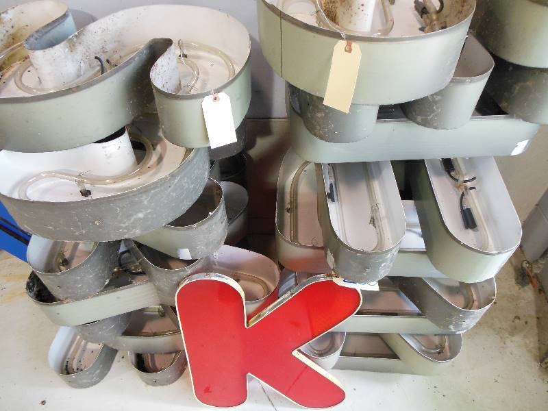 lot 200 image: K Neon Lighted Sign Letter