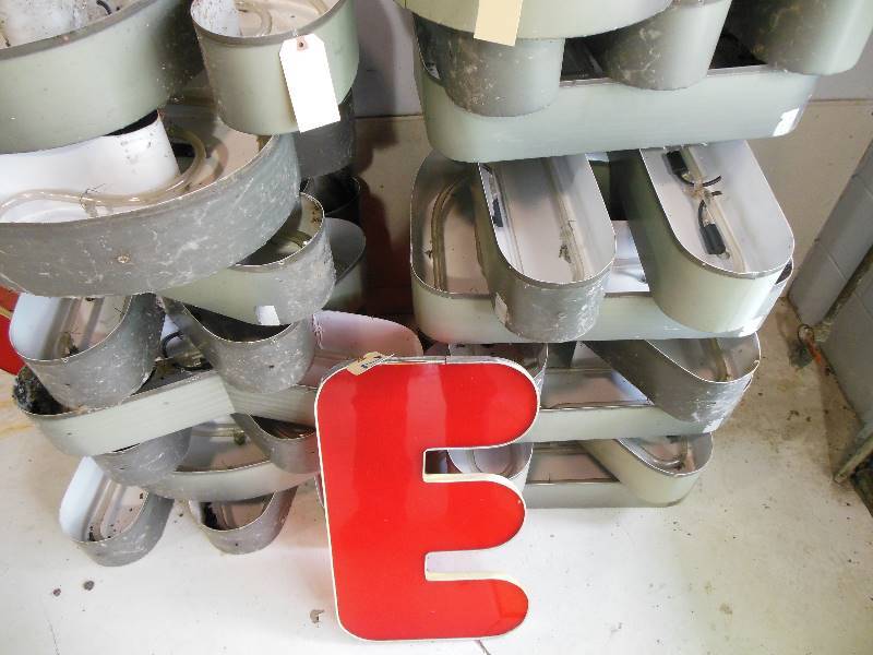 lot 201 image: E Neon Lighted Sign Letter