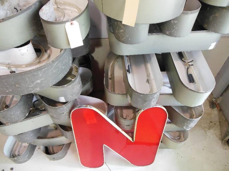 lot 202 image: N Neon Lighted Sign Letter