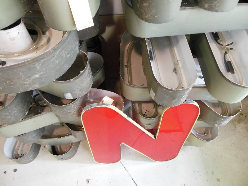 lot 210 image: N Neon Lighted Sign Letter
