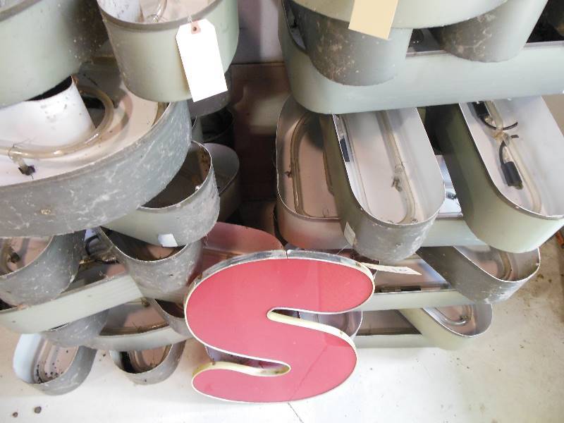 lot 211 image: S Neon Lighted Sign Letter